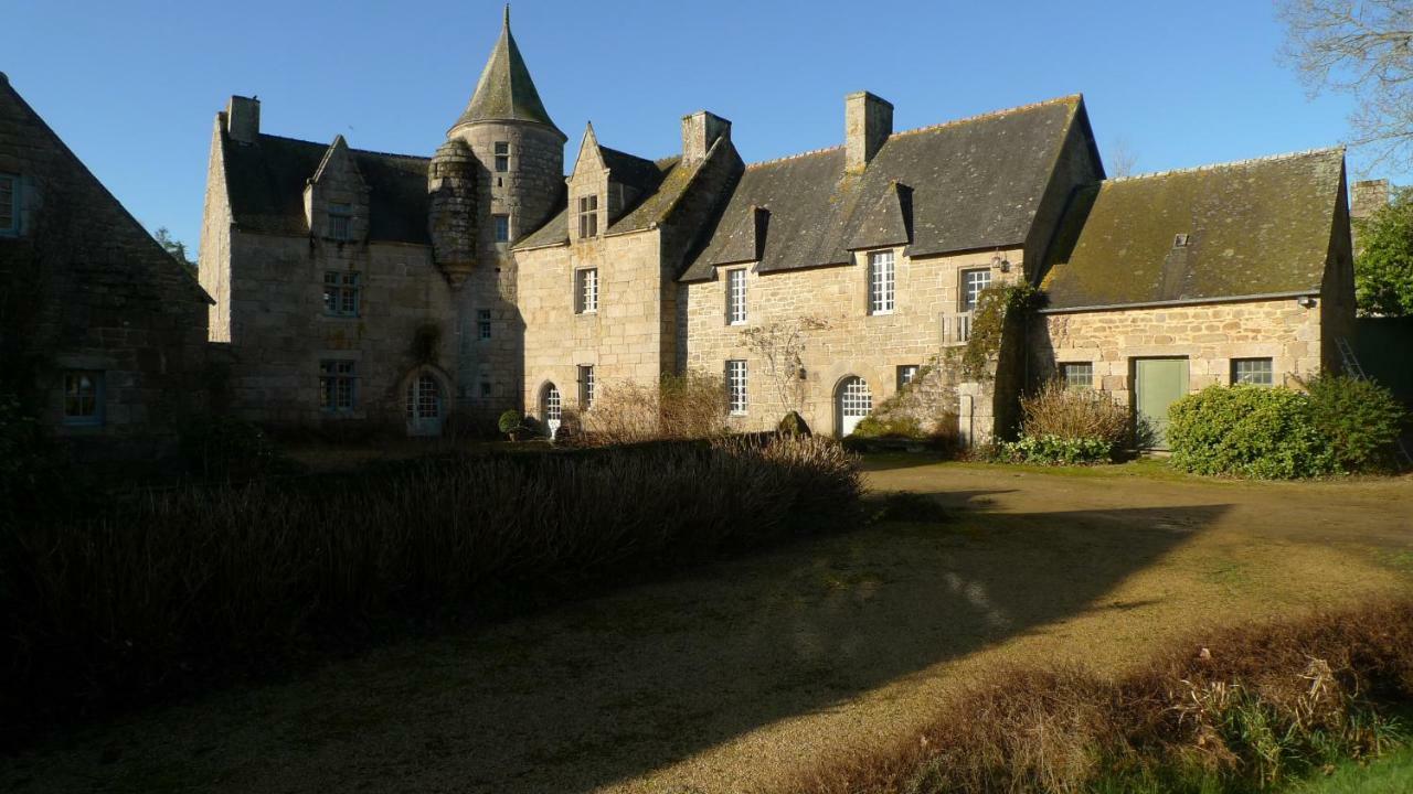 Manoir De Kerguereon Bed and Breakfast Ploubezre Buitenkant foto