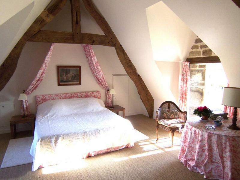 Manoir De Kerguereon Bed and Breakfast Ploubezre Buitenkant foto